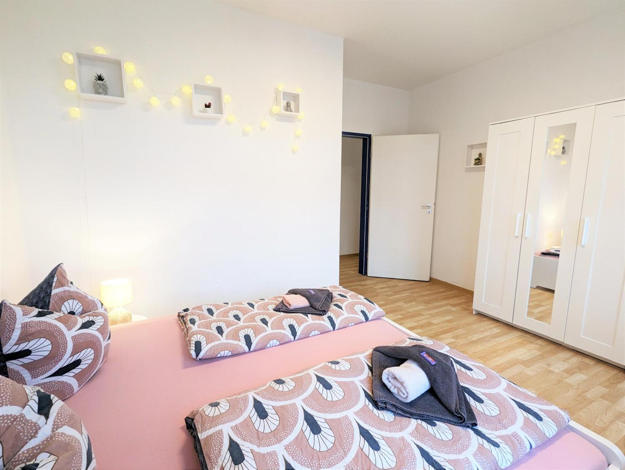Hw3 - Urlaubsmagie - Helle, Grosse Wohnung Mit Pool Зебниц Экстерьер фото